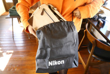 画像をギャラリービューアに読み込む, Nikon ベージュ ショルダーカメラバッグ【未使用❗️】
