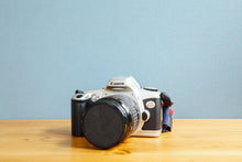 Load image into Gallery viewer, Canon EOS Kiss