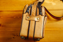 画像をギャラリービューアに読み込む, LEICA 貴重なドイツ製❗️カメラバッグ ヴィンテージ