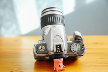 画像をギャラリービューアに読み込む, Canon EOS Kiss5【完動品】珍しいストラップ付き❗️