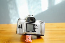 画像をギャラリービューアに読み込む, Canon EOS Kiss5【完動品】珍しいストラップ付き❗️
