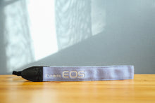 画像をギャラリービューアに読み込む, Canon EOS Kiss5【完動品】珍しいストラップ付き❗️