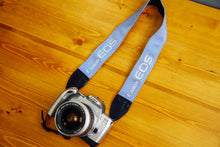 画像をギャラリービューアに読み込む, Canon EOS Kiss5【完動品】珍しいストラップ付き❗️