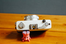 画像をギャラリービューアに読み込む, Konica C35【完動品】ストラップ・ケースつき