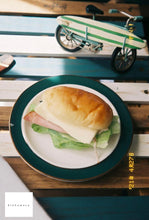 Load image into Gallery viewer, Canon Autoboy Luna35【完動品/美品✨】月デザイン🌙レアなブラックボディ🐦‍⬛フルオート🔰
