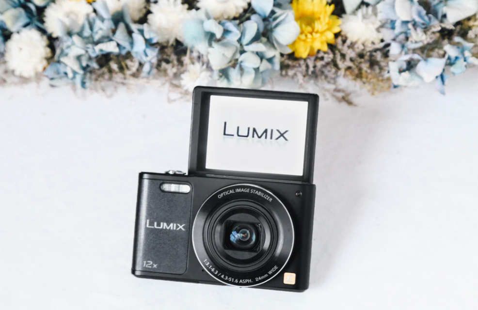 【自撮りOK・Wi-Fi搭載】Panasonic LUMIX DMC-SZ10｜スマホ転送・可動式モニター付き【完動品】