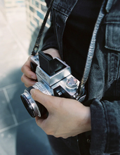 Load image into Gallery viewer, Mr. Negative Rare V2 200T / 36枚撮り / 35mmフィルム【期限内/海外フィルム✈️】1本売り
