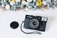 Load image into Gallery viewer, OLYMPUS PEN EF【完動品】フラッシュ付きハーフカメラ
