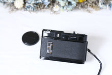 Load image into Gallery viewer, OLYMPUS PEN EF【完動品】フラッシュ付きハーフカメラ
