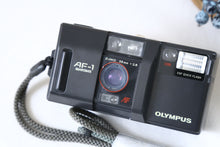 Load image into Gallery viewer, OLYMPUS AF-1 完動品📷家庭用防水☔️ストラップ付き🎁初心者さんにもおすすめ✨
