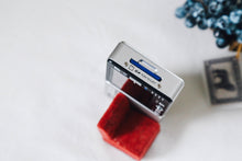 Load image into Gallery viewer, 希少❗️PENTAX OPTIO X 📷❗️画面が動く！近未来的なデザイン✨極上美品・CCD搭載・完動品【オールドデジカメ】
