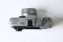 Load image into Gallery viewer, FUJIFILM X-20【完動品】▪️オールドコンデジ▪️デジタルカメラ
