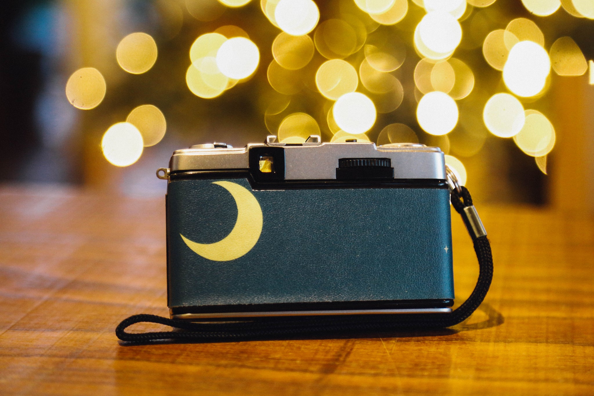 🎄Christmas Limited｜月に手が届きそうな夜 OLYMPUS PEN EE-3｜ハーフ