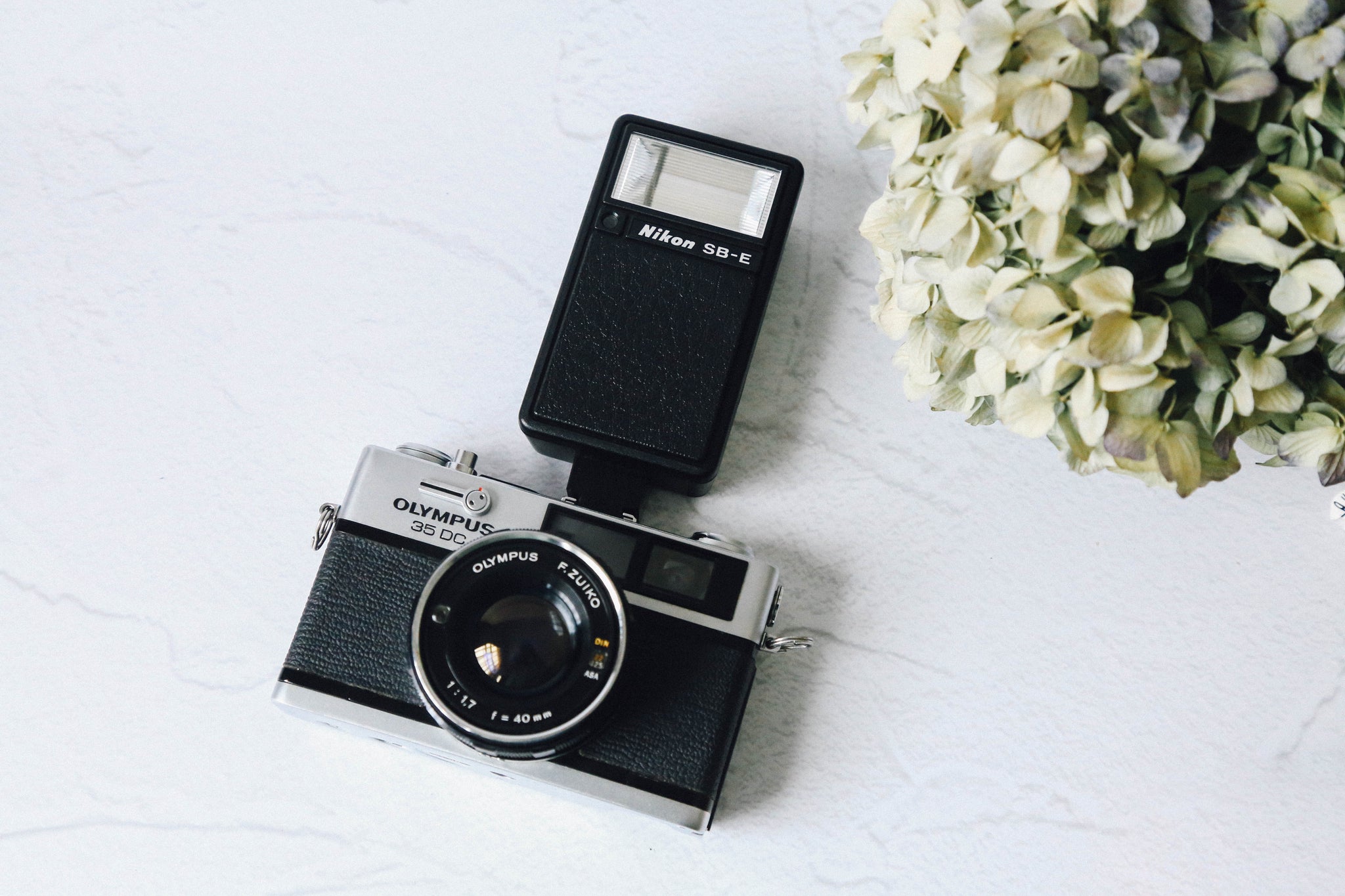 Nikon EM SB-Eスピードライト付き Nikon SB-E【完動品】フラッシュ – Ein Camera