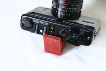 画像をギャラリービューアに読み込む, YASHICA Electro 35 GTN【完動品】クリスマス限定モデル🎄暖炉の前の夜を写す1台✨
