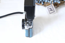 Load image into Gallery viewer, 🎄Christmas Limited｜月に手が届きそうな夜 OLYMPUS PEN EE-3｜ハーフサイズ × 外付けフラッシュ【完動品】
