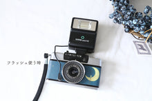 Load image into Gallery viewer, 🎄Christmas Limited｜月に手が届きそうな夜 OLYMPUS PEN EE-3｜ハーフサイズ × 外付けフラッシュ【完動品】
