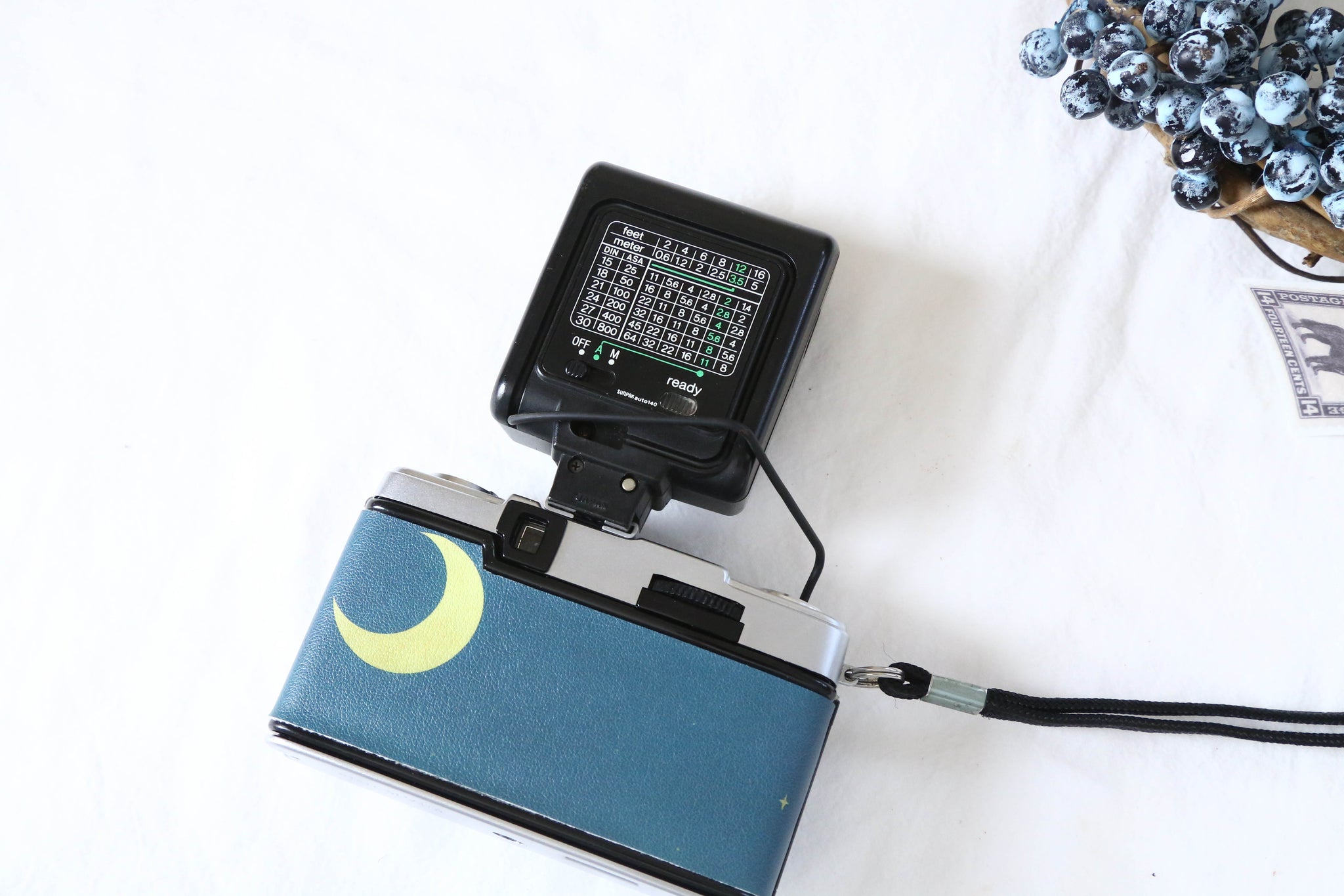 月に手が届きそうな夜🌖 OLYMPUS PEN EE-3｜ハーフサイズ × 外付け