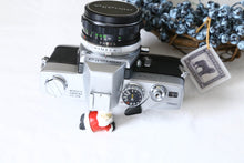 Load image into Gallery viewer, Minolta SRT101｜ファインダーが見やすい＆操作簡単✨ 温かみある写りの一眼レフフィルムカメラ【完動品】
