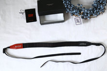 Load image into Gallery viewer, ARTISAN&amp;ARTIST × PENTAX コラボ カメラストラップ｜廃盤・レアモデル｜箱・タグ付き美品✨
