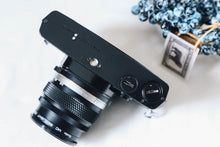 画像をギャラリービューアに読み込む, OLYMPUS OM-1 ブラックボディ ✨明るいパンケーキレンズ付き【完動品】🐦‍⬛🥞
