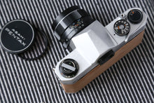 Load image into Gallery viewer, PENTAX SP フル塗装&amp;天然木使用【完動品】
