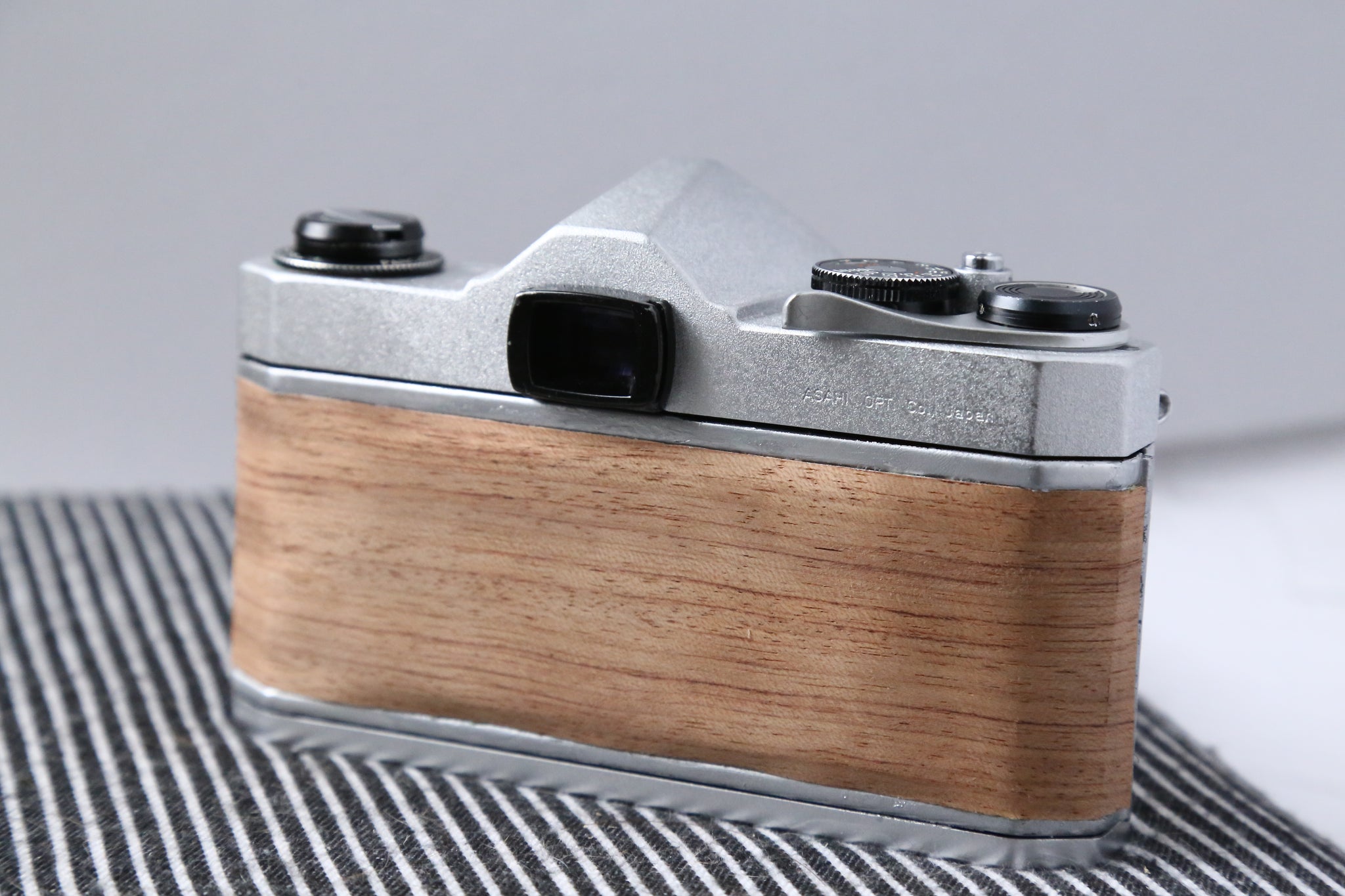 PENTAX SP フル塗装&天然木使用【完動品】 – Ein Camera