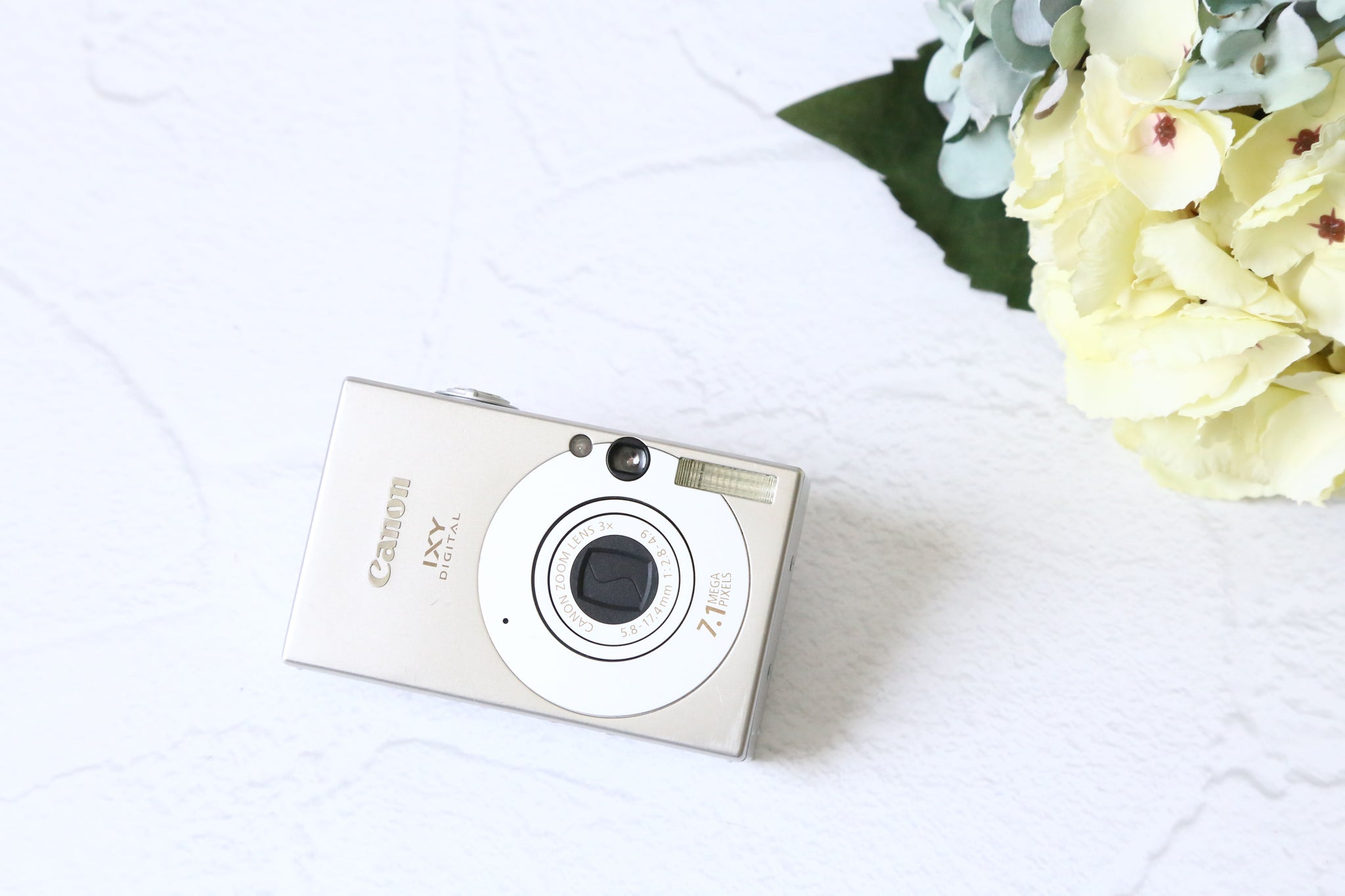美品✨ CANON IXY30S ホワイト オールドコンデジ インスタグラマー 美品✨ CANON IXY30S ホワイト オールドコンデジ インスタグラマー