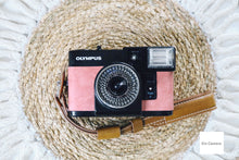 Load image into Gallery viewer, OLYMPUS PEN EF Cherry Blossom🦩【完動品】フラッシュ付きハーフカメラ
