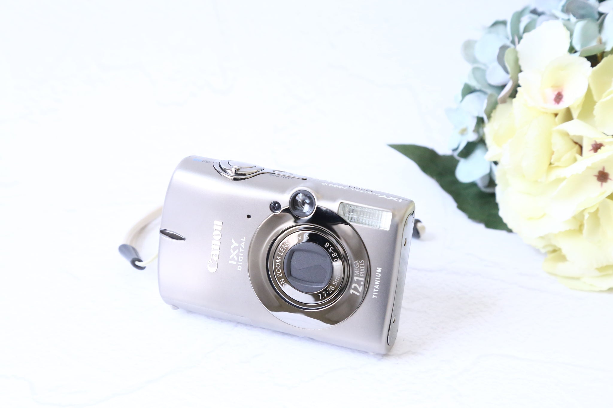 Canon Digital IXY2000IS [Fully Functional] [Photos Included
