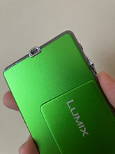 Load image into Gallery viewer, Panasonic Lumix DMC-FP1 GR🟢【希少❗️】【完動品】▪️オールドコンデジ▪️デジタルカメラ

