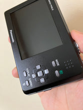 Load image into Gallery viewer, Panasonic Lumix DMC-FP1 GR🟢【希少❗️】【完動品】▪️オールドコンデジ▪️デジタルカメラ
