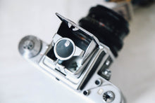 Load image into Gallery viewer, 📸 PENTACON Six TL  明るいビオメターレンズ付き💡 中判カメラ【完動品／希少❗️】

