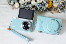 Load image into Gallery viewer, Samsung NX mini ミントブルー｜広角単焦点・Wi-Fi搭載・自撮りOKの軽量ミラーレス【美品・即撮影OK】
