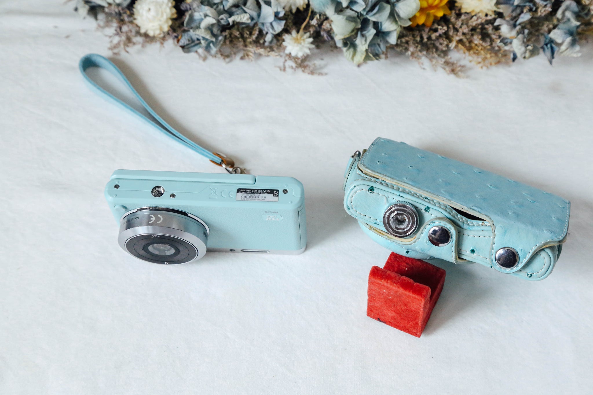 Samsung NX mini ミントブルー｜広角単焦点・Wi-Fi搭載・自撮りOKの