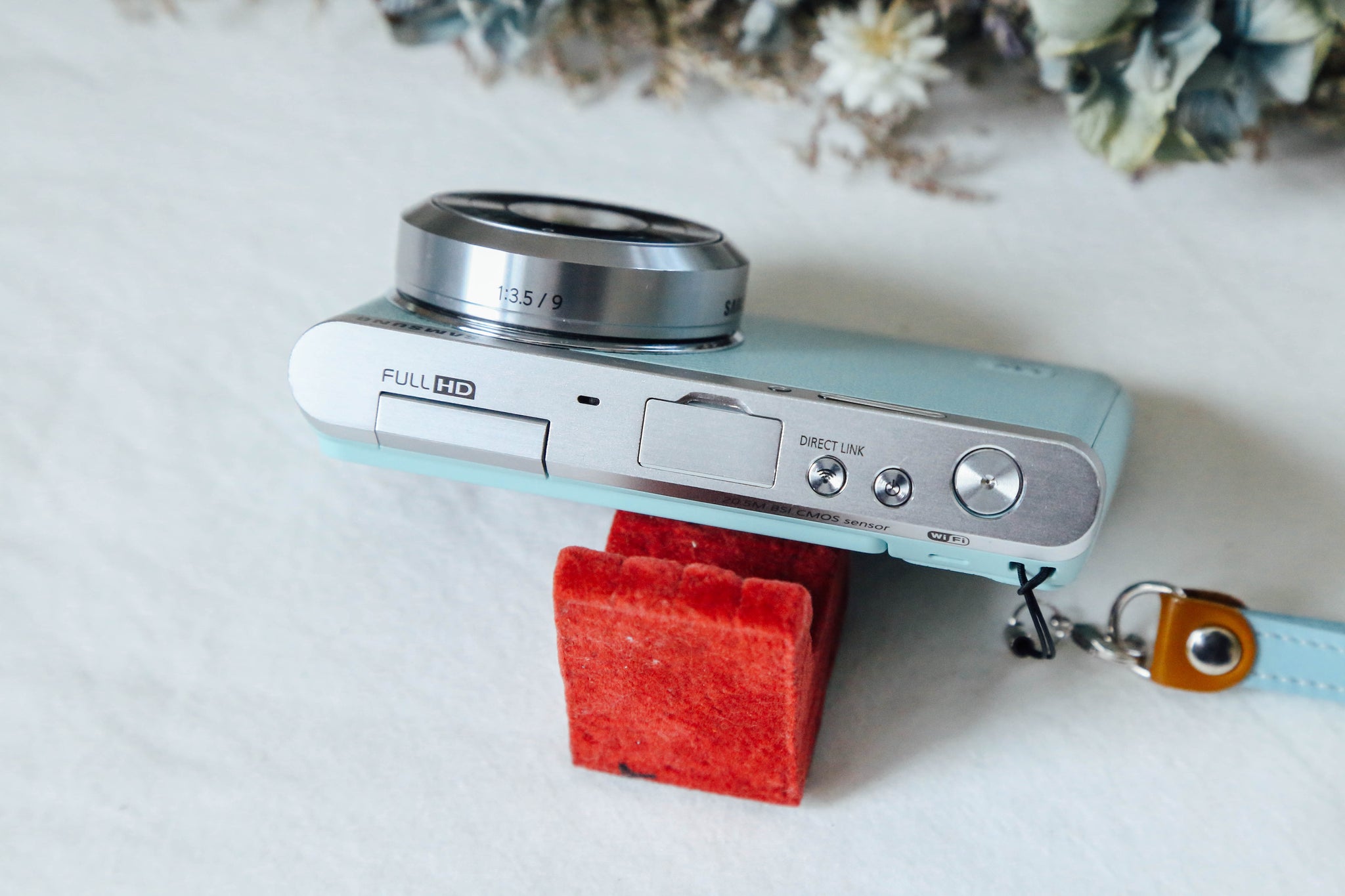 Samsung NX mini ミントブルー｜広角単焦点・Wi-Fi搭載・自撮りOKの
