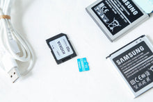 Load image into Gallery viewer, Samsung NX mini ミントブルー｜広角単焦点・Wi-Fi搭載・自撮りOKの軽量ミラーレス【美品・即撮影OK】
