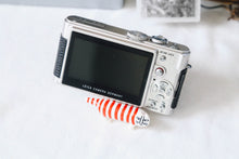 Load image into Gallery viewer, Leica D-LUX3【完動品/希少✨】美品｜革張りカスタム仕様｜CCDセンサー搭載オールドコンデジ
