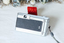 画像をギャラリービューアに読み込む, FUJIFILM NATURA NS｜完動品・毛糸のポーチ付き🧶軽量コンパクトな高感度フィルムカメラ📷✨
