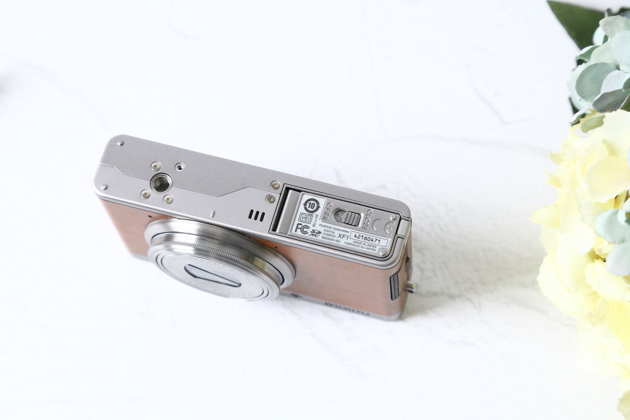 24時間限定タイムセール 美品／希少】Fujifilm XF1 コンパクトデジタルカメラ デジタルカメラ