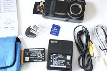 Load image into Gallery viewer, RICOH Caplio GX｜希少ブラックボディ🐦‍⬛ フィルムっぽい写りのオールドコンデジ📸 SDカード＆単三電池対応🔋【完動品】
