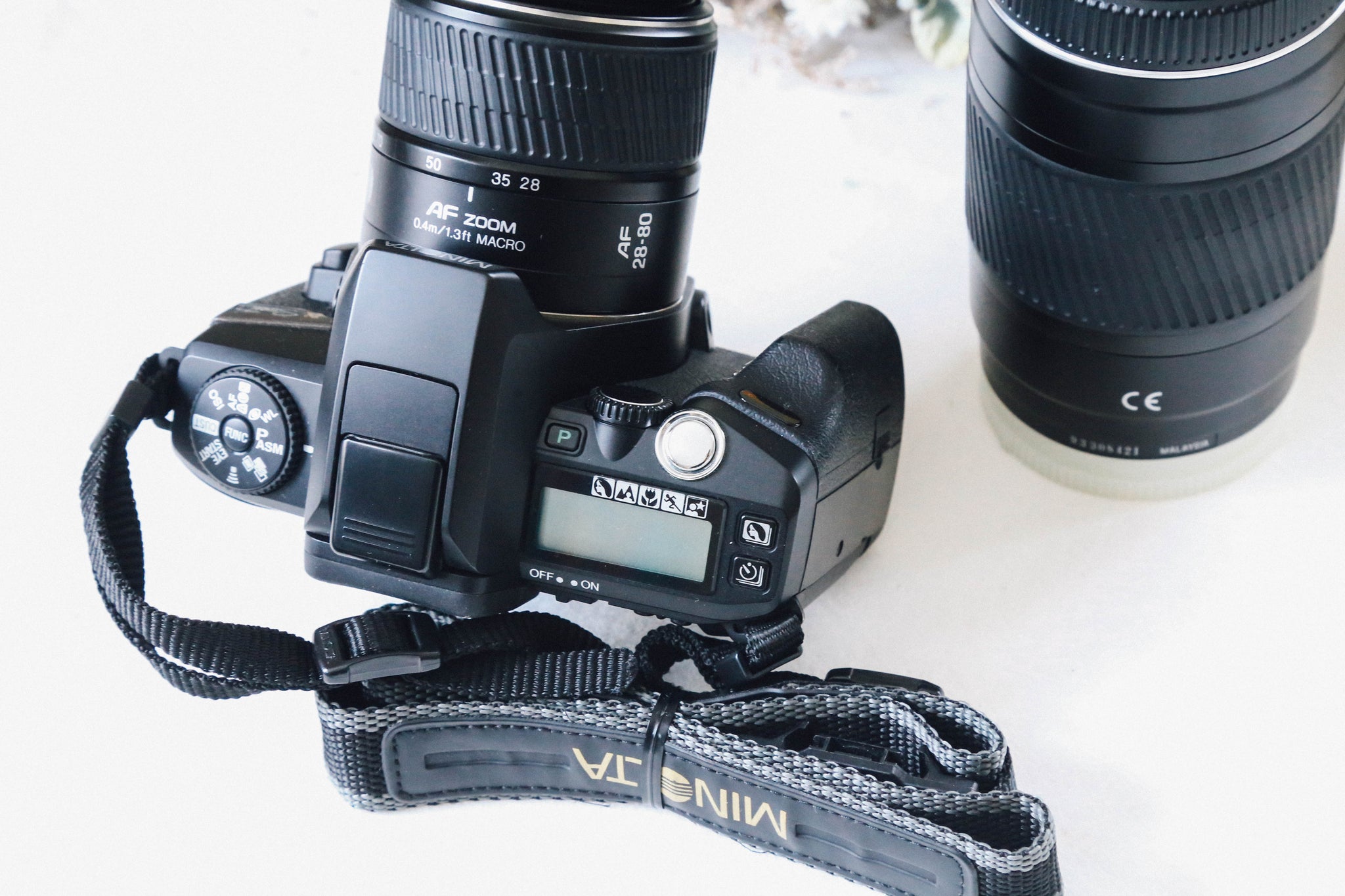 Minolta α Sweet II｜ブラック × ブラウンロゴ｜カメラバッグ&ズーム2 
