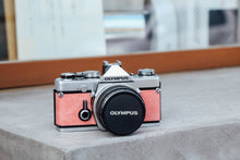 画像をギャラリービューアに読み込む, OLYMPUS OM-1 Vintage Cherry Blossom🌸【完動品】可愛い猫ストラップ付き🐈
