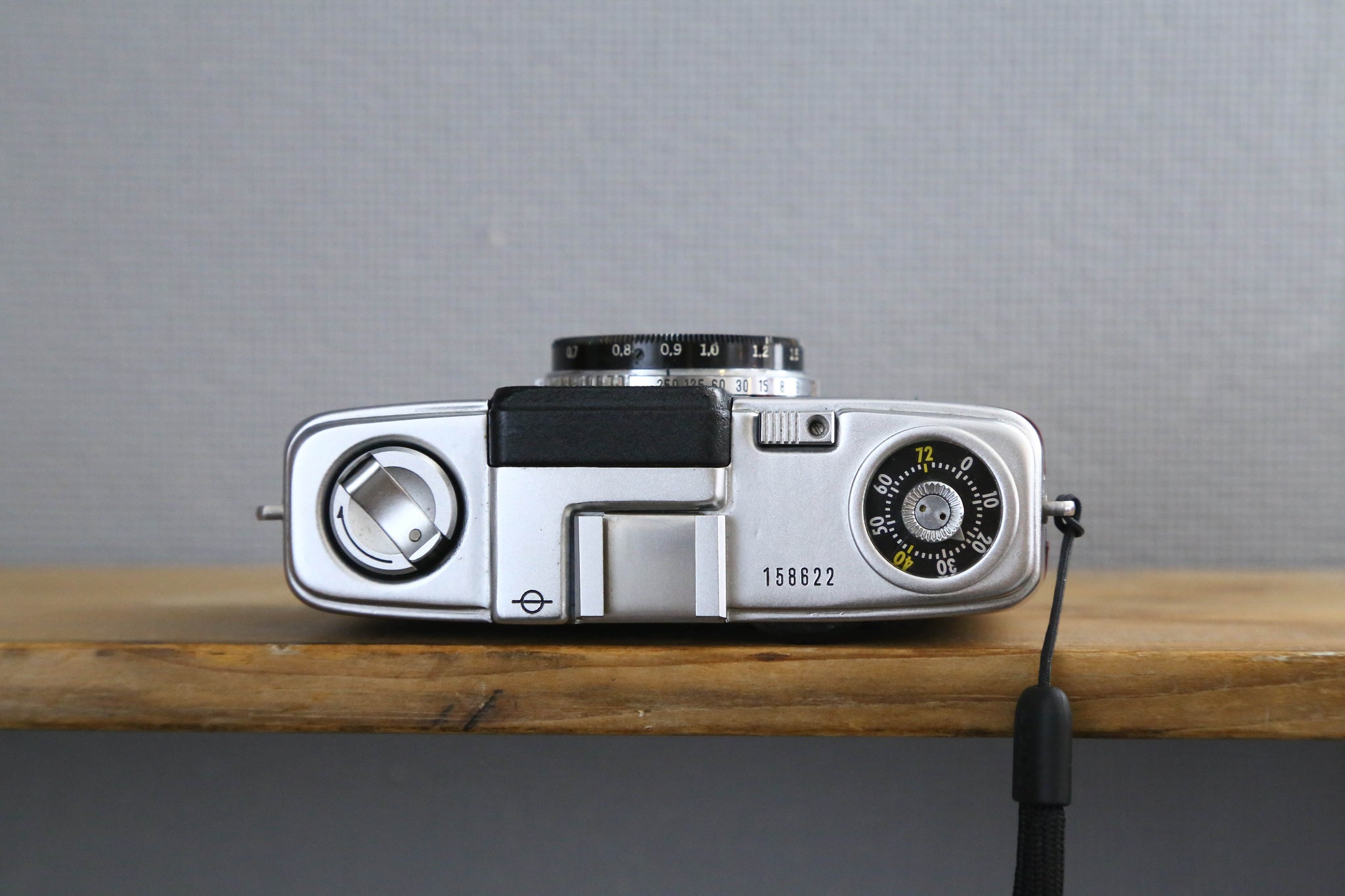 お客様】フルオーダー品✨OLYMPUS PEN S｜赤革カスタム＋整備