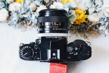 Load image into Gallery viewer, 📸Canon A-1 + FD 50mm f1.4 S.S.C✨ 初心者さんもOK！多彩な撮影モードで楽しめる名機セット
