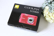 Load image into Gallery viewer, Nikon Coolpix S3300【完動品】▪️オールドコンデジ▪️デジタルカメラ
