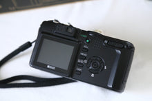 画像をギャラリービューアに読み込む, RICOH Caplio GX8【完動品】CCDオールドコンデジ📸明るいF2.5✨単三電池対応🔋高画質850万画素
