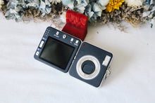 Load image into Gallery viewer, 希少❗️PENTAX OPTIO X 📷❗️画面が動く！近未来的なデザイン✨極上美品・CCD搭載・完動品【オールドデジカメ】
