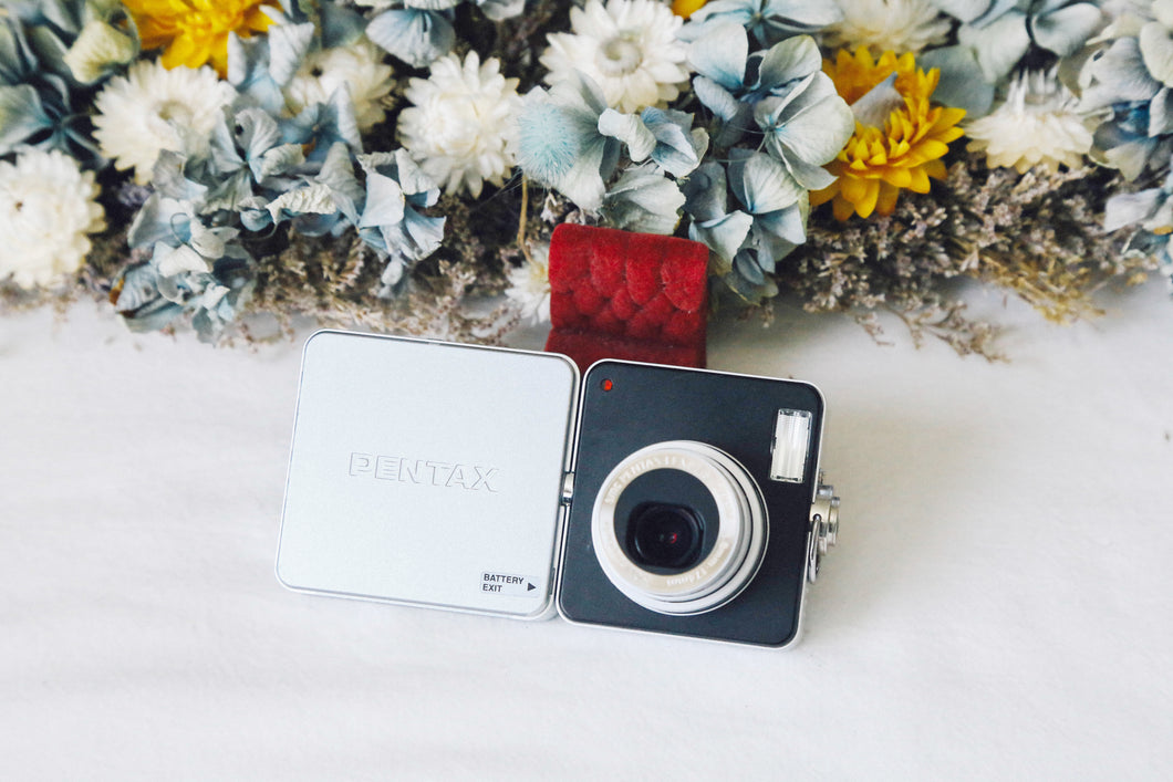 希少❗️PENTAX OPTIO X 📷❗️画面が動く！近未来的なデザイン✨極上美品・CCD搭載・完動品【オールドデジカメ】