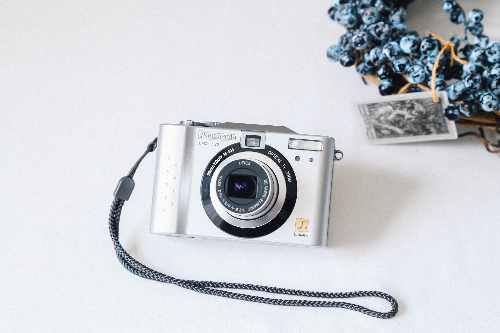 【美品】INSIGNIA NS-DSC1112 コンデジ レトロ Yahoo!オークション - 【シャッターOK】 INSIGNIA NS-DSC1112SL-JP コ